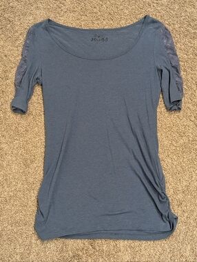 Mudd Dusty Blue Lace Sleeve Ruched Short Sleeve Shirt Top